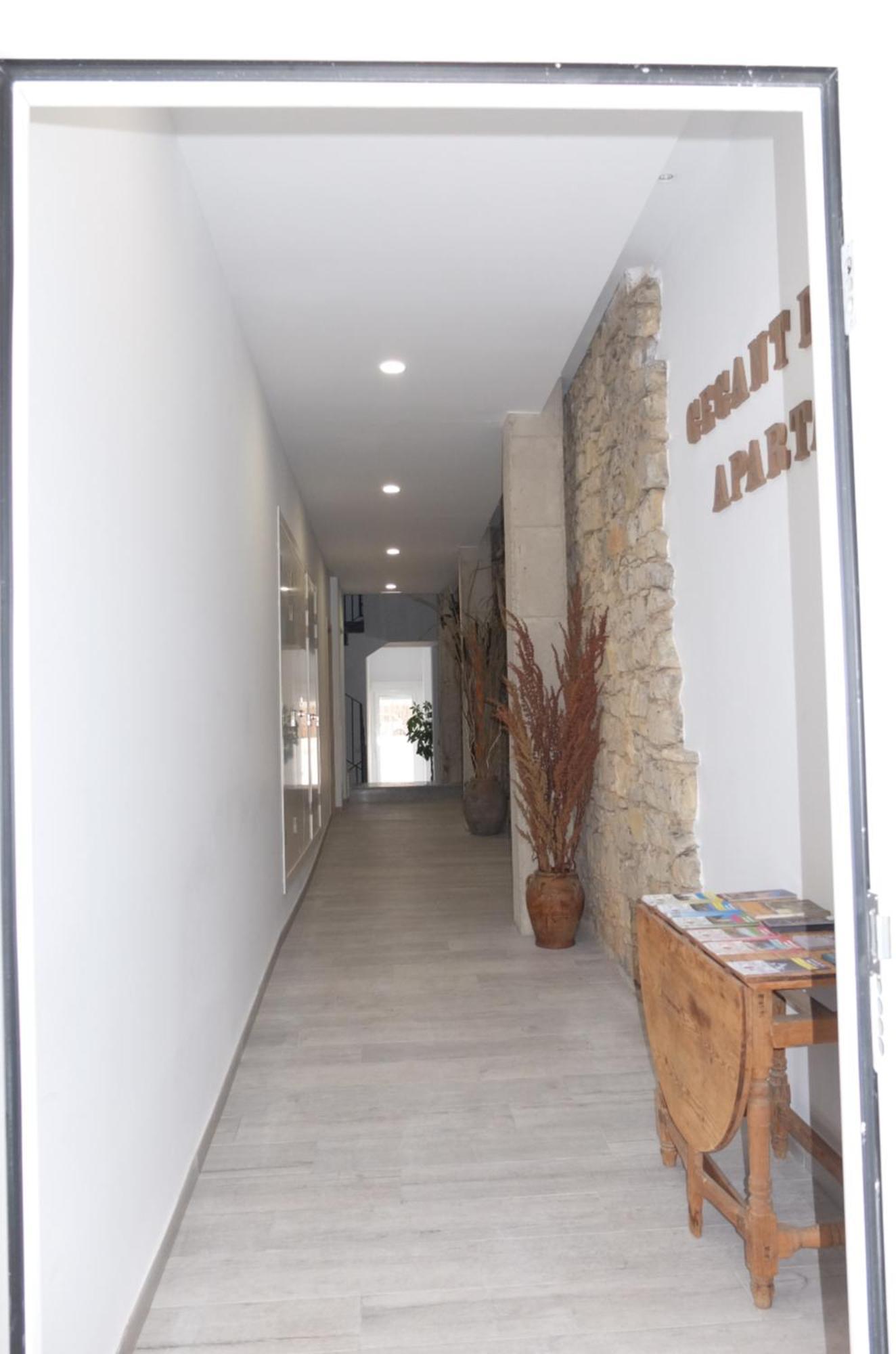 Gegant De Pedra Apartaments Adzaneta Exterior photo