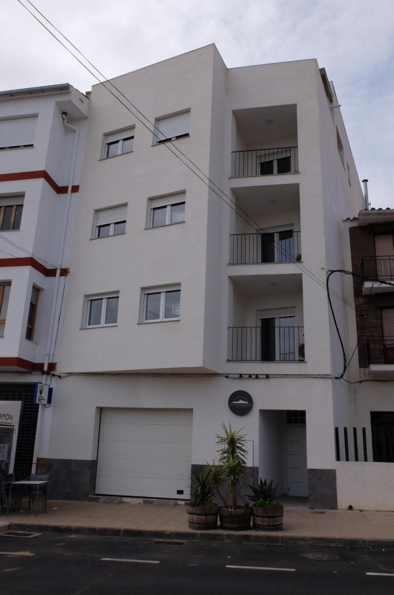Gegant De Pedra Apartaments Adzaneta Exterior photo